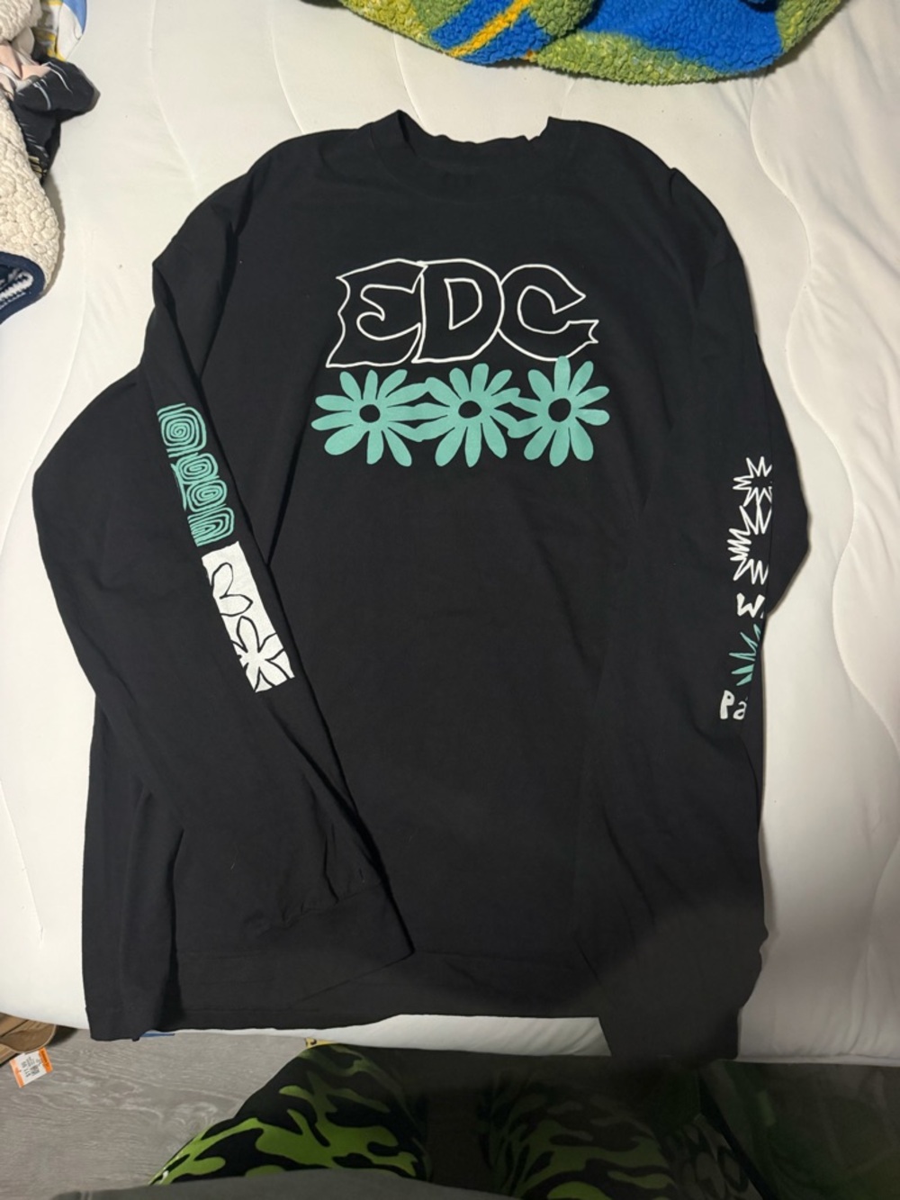 EDC Men's Long Sleeve Graphic Tee - Black with Mint Floral